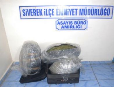 Siverek'te Esrar ve Kaçak Sigara Ele Geçirildi