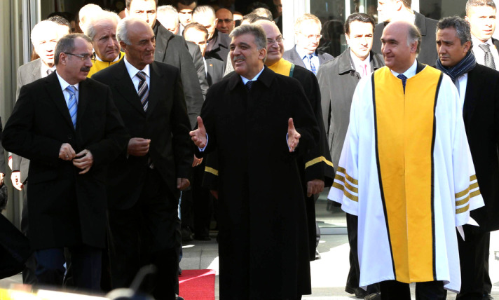 Cumhurbaşkanı Gül'ün korumasına mikrokamera