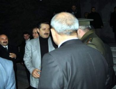 Bakan Çelik, Vali Koçdemir'i Hastanede Ziyaret Etti