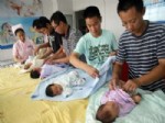 GUANGDONG - Çin’de 8 Bebekli Aileye Bir Milyon Dolarlık “Fazla Doğum” Cezası