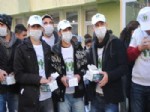 HAKKARI ÜNIVERSITESI - Hakkari'de Hava Kirliliğine Karşı Üniversite Öğrencileri Maske Dağıttı