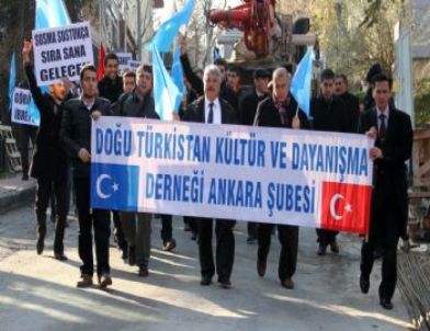 Doğu Türkistan Kültür ve Dayanışma Derneği, Çin’deki İnsan Hakları İhlallerini Protesto Etti