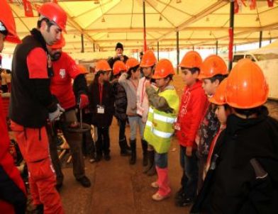 Karşıyakalı Çocuklar Simülatörde Depremi Yaşadı