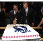 SAFIYE SOYMAN - Bisan 50. Kuruluş Yıl Dönümününde Safiye Soyman ve Faik Öztürk Bisiklete Binip Konser Verdiler