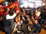 Galatasaraylılar, Fenerbahçe Galibiyetini Kutladı