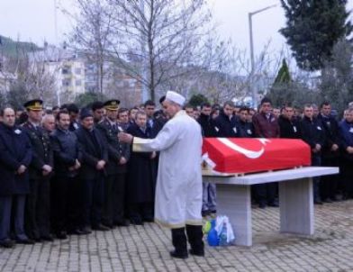 Şile'de Ölü Bulunan Balıkçı Köyünde Toprağa Verildi