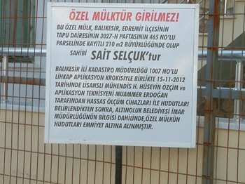 Denizde kalan arsasını demirlerle çevirince olanlar oldu