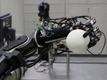 Felçli bir kadın düşünce gücüyle bunu başardı