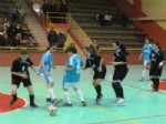 Kız Öğrencilerin Renkli Futsal Mücadelesi