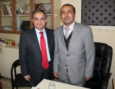 Vali Tapsız, İha'yı Ziyaret Etti