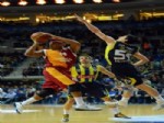 SARı KıRMıZıLıLAR - Fenerbahçe Ülker: 74 - Galatasaray Medical Park: 67