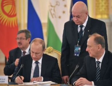 Putin: Afganistan’dan Çekilme Rusya İçin Tehdit Oluşturur
