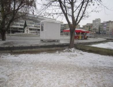 Lüleburgaz'a Yılın İlk Karı Düştü