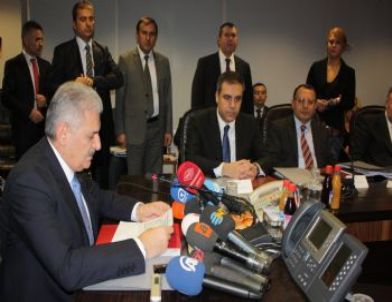 Bakan Yıldırım: 'Bunun sansürle hiçbir alakası yok'