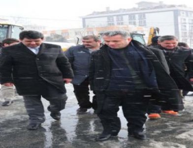 Başkan Uzun, Karla Mücadele Çalışmalarını Yerinde Denetledi