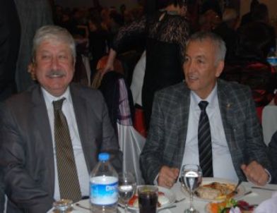 Akaydın’dan Kazma Kürek Eylemine Destek