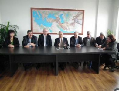 Chp'li Loğoğlu, Eskişehir'de Terör Konulu Konferansa Katıldı