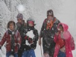 OKUL SERVİSİ - Öğrenciler Karda Mahsur Kaldı