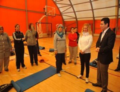 Kepez’den Kadınlara Spor Hizmeti Sürüyor