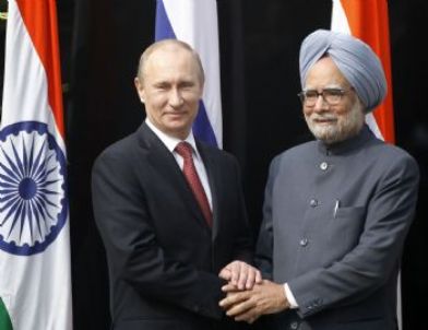 Putin, Rus Silahlarını Satmak İçin Hindistan'da