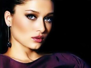 Son Teklif Nurgül Yeşilçay'a