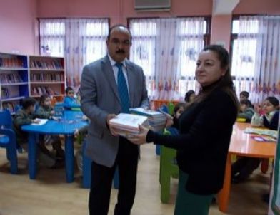 İlkokul Öğrencileri Emniyet Müdürlüğü ve Kütüphane'yi Gezisi