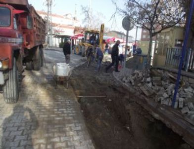 Kulu’da Elektrik Kabloları Yer Altına Alınıyor