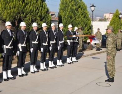 Orgeneral Mendi, Vali Cerrah'ı Ziyaret Etti