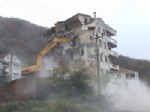 Ormana Yapılan Bina Yıkıldı