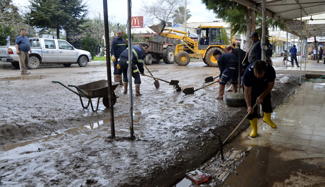 Bodrum'daki sağanak yağmur sele neden oldu
