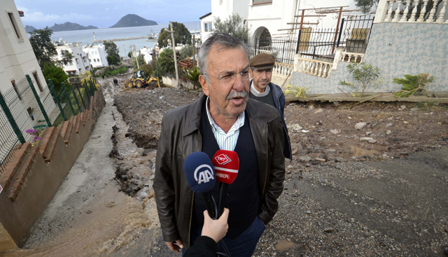 Bodrum'daki sağanak yağmur sele neden oldu