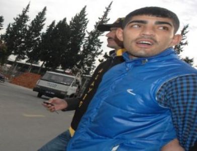 Adana'da Polis-vatandaş İşbirliği Kapkaççıyı Yakalattı