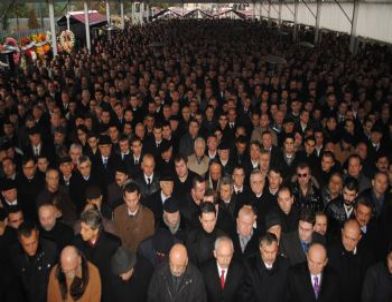 İşadamı Kocabıyık’ın Cenazesine Siyaset ve İş Dünyası Akın Etti