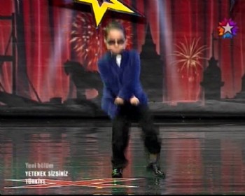 Minik yarışmacı Gangnam dansıyla büyüledi