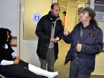 Erkin Koray motosikletli çifti hastanelik etti