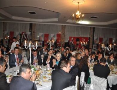 Mhp Urla Teşkilatının Yemeği Şölen Havasında Geçti