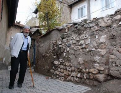 14 Yıldır Aldığı Emekli Maaşı Kesildi, 55 Bin Tl Borç Çıkarıldı