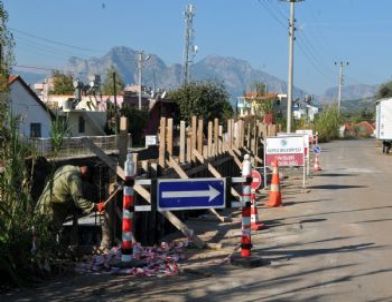 Kepez’in İki Yakası Köprülerle Bağlanıyor