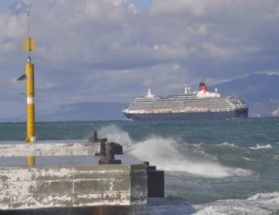 Transatlantik, Fırtına Nedeniyle Rota Değiştirdi