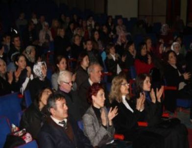 Türkiye Özel Eğitim Vakfı ve Karabük Sakatlar Derneği'nden Başkan Aksoy’a Plaket