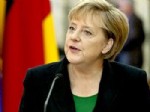 HANOVER - Merkel bankalara dikkat çekti