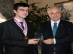 İBRAHIM DAŞÖZ - Olimpiyatlarda Dört Madalya Kazanan Şehzade Mehmet Öğrencileri Ödüllendirildi