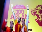 Ayhan Akman, Şampiyonlar Ligi Maçını Galatasaraylı Taraftarlarla İzledi