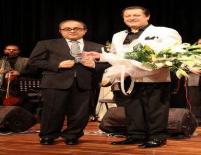 Paü’de Ahmet Özhan Konseri