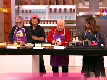 Ünlü oyuncular canlı yayında yemek yaptı