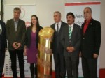 ŞAFAK PAVEY - Chp Milletvekili Pavey’e 2012 İnsan Hakları Ödülü