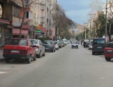 Vatandaş Çarşamba’da Park Yeri Bulamıyor