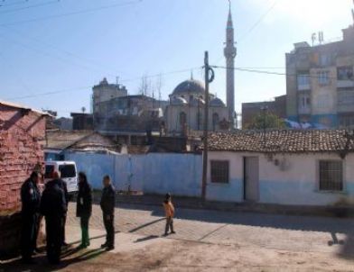 Cemil İpekçi Evinde Ölü Bulundu