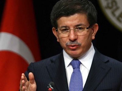 Davutoğlu Makedon İle Yunan Mevkidaşlarıyla Görüştü