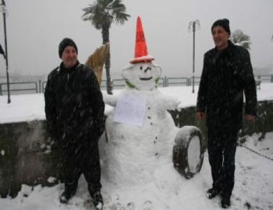 Otoparkçı Kardan Adam